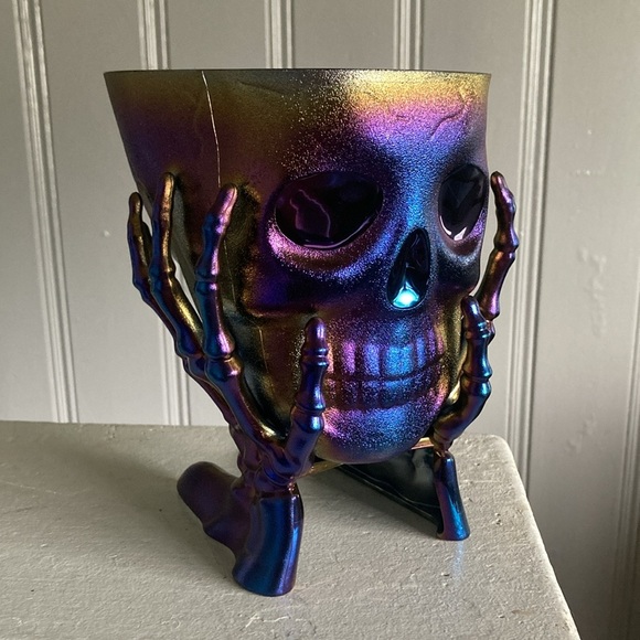 NWT Purple Iridescent Oil Slick Skull 💀 in Hands Snack or Candy Bowl Decoration - Picture 8 of 16